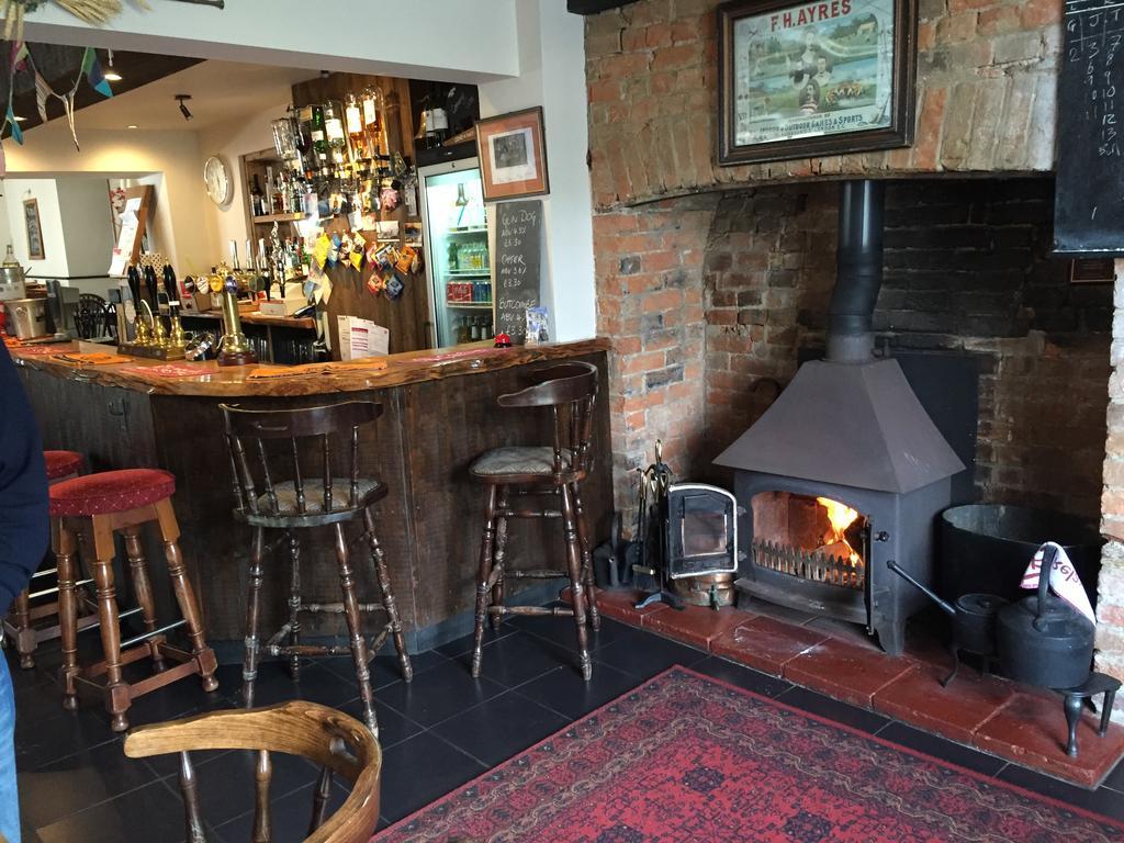 Red Lion Inn Sidbury المظهر الخارجي الصورة